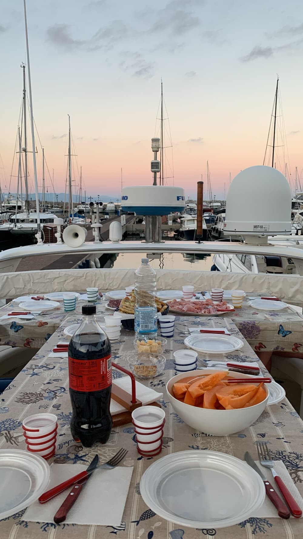 Disfrute de 8 horas y media en una lancha motora en Varazze.