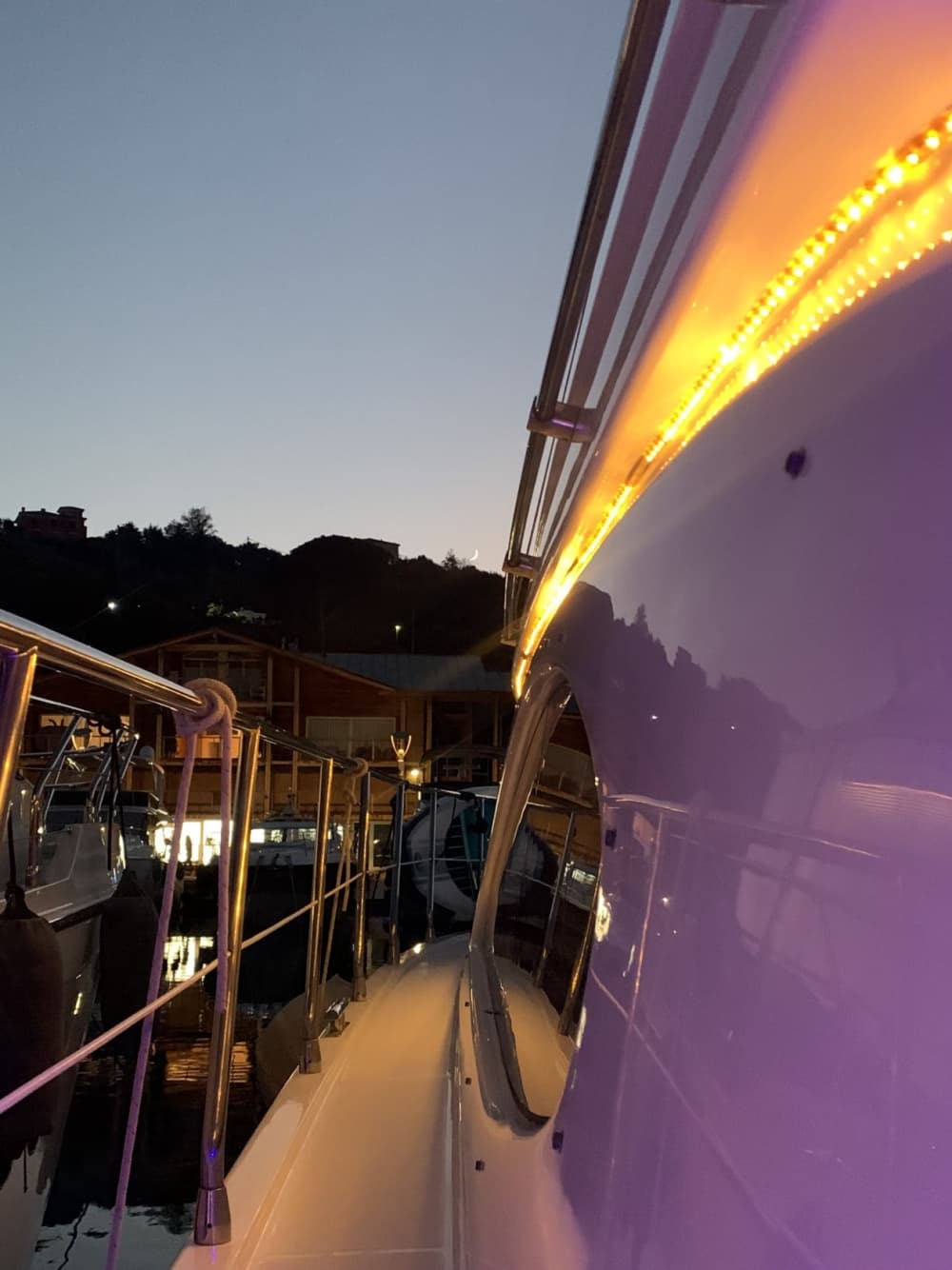 Disfrute de 8 horas y media en una lancha motora en Varazze.