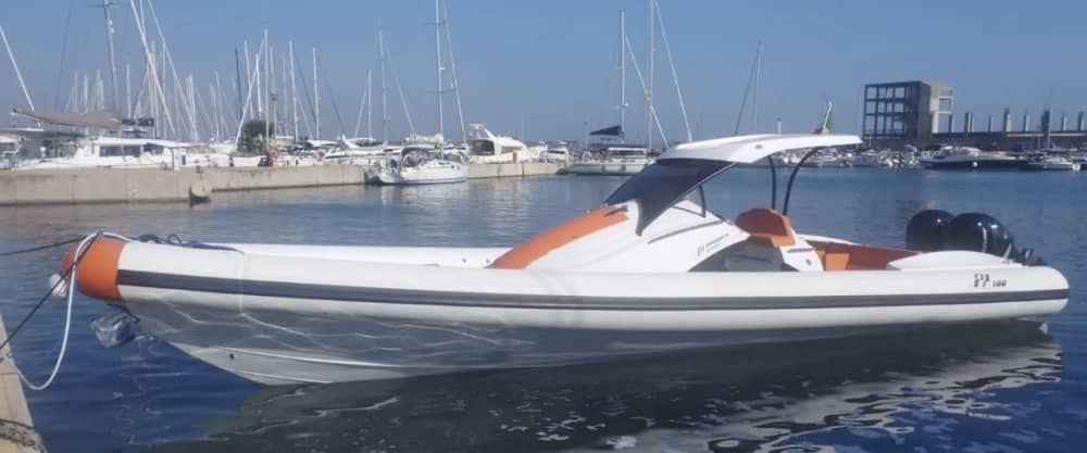 Einen Tag lang Nettuno entdecken: Das wahre Dolce Vita auf einem Motorboot