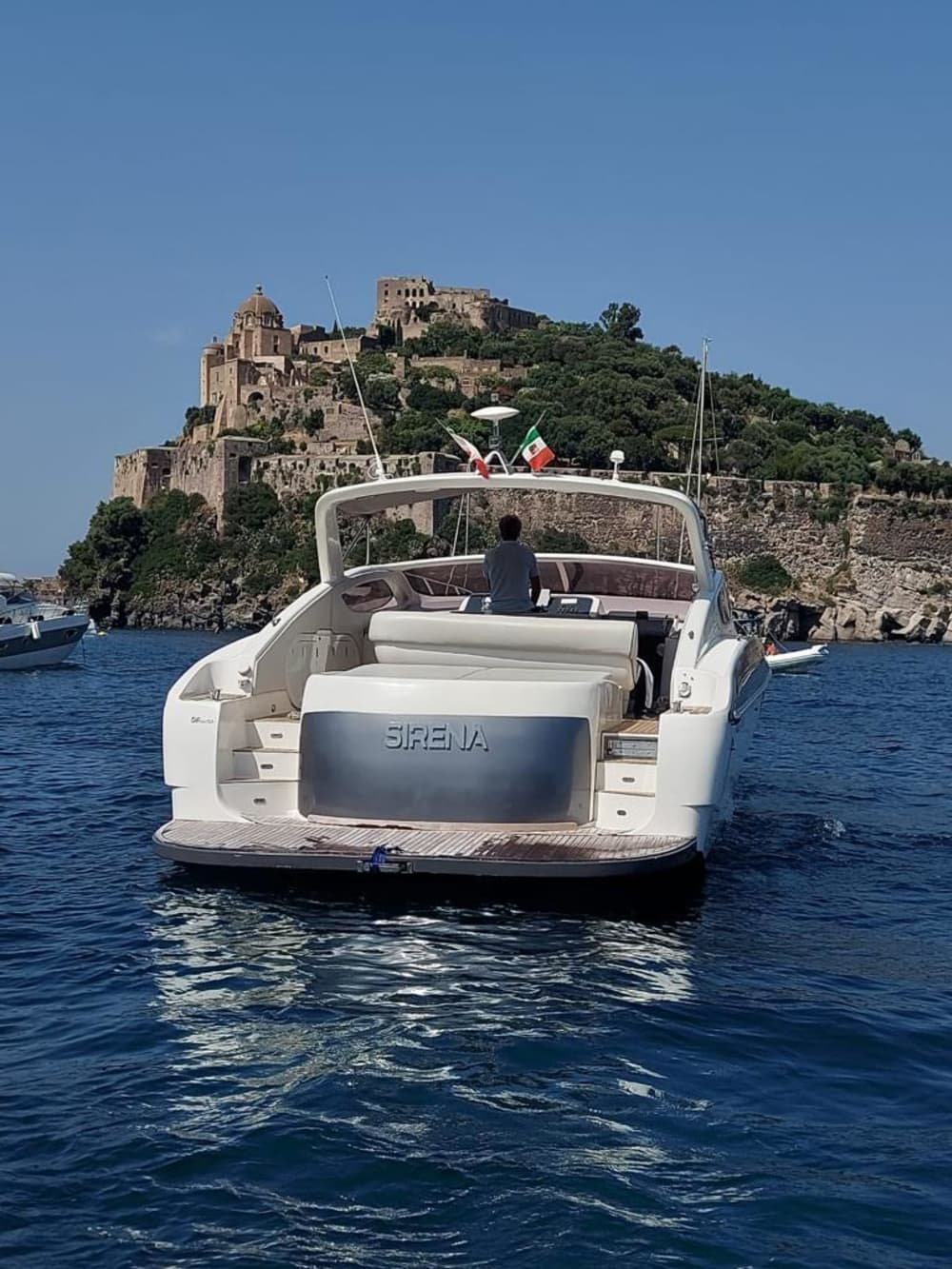 Capri Luxury Escape – Primatist G43 Yacht Experience