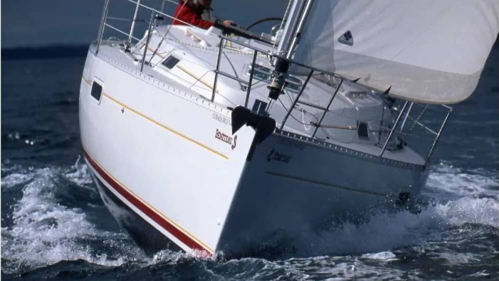 Goditi una giornata in mare a La Spezia a bordo di una barca a vela.