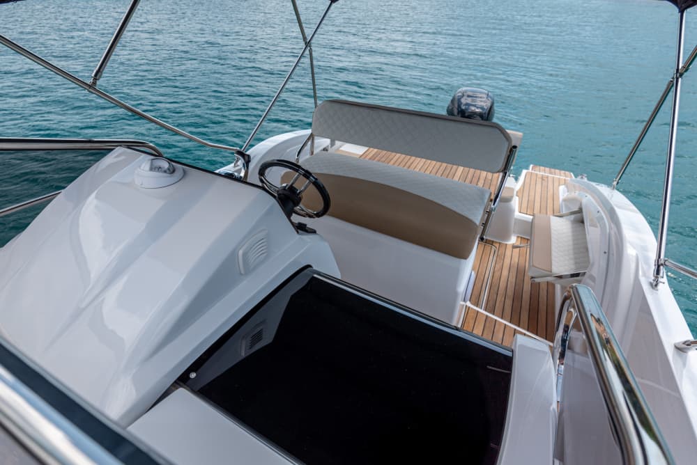 Twój prywatny dzień pełen słońca i radości w Tribunj