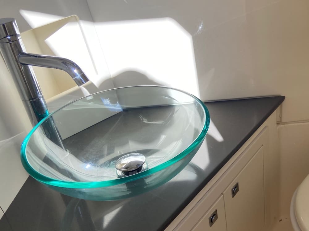 Il meglio di Grimaud si trova sull'acqua: una giornata intera in esclusiva su un motoscafo.