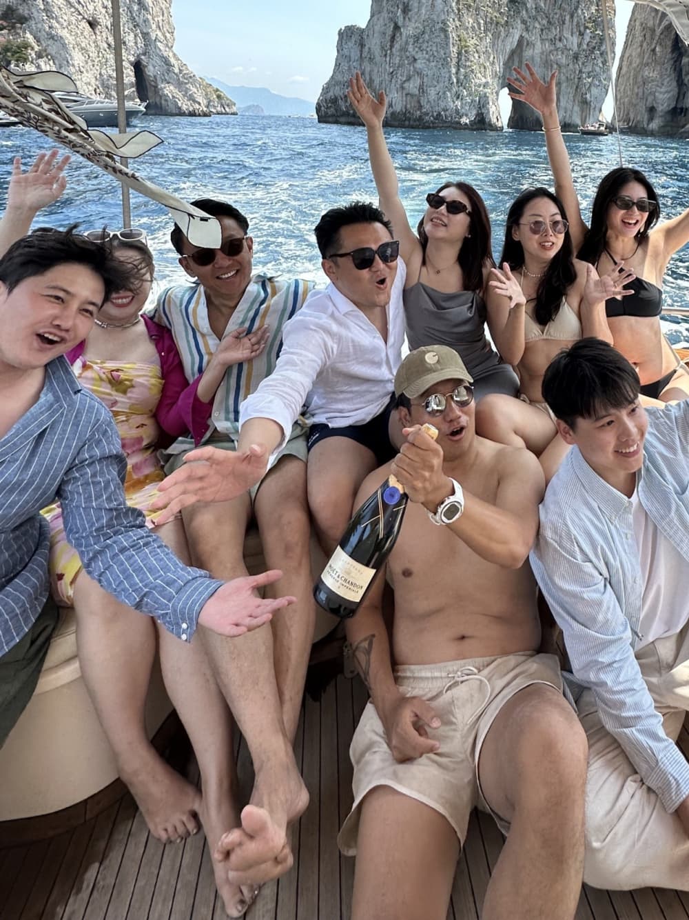 Scopri Sorrento a bordo di un motoscafo per 7 ore e 30 minuti.