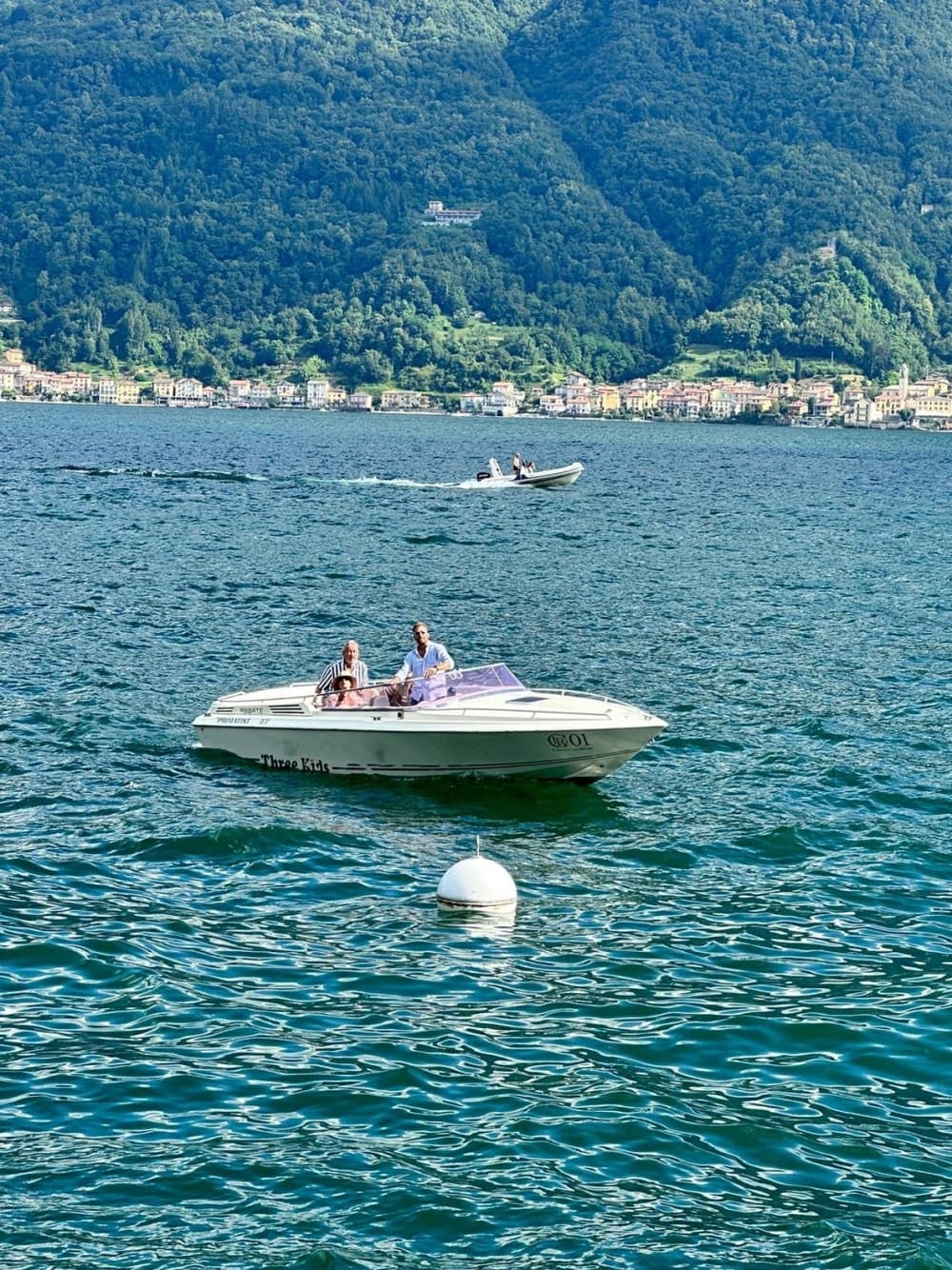 Escursione di mezza giornata alla scoperta di Como: una breve fuga in motoscafo.