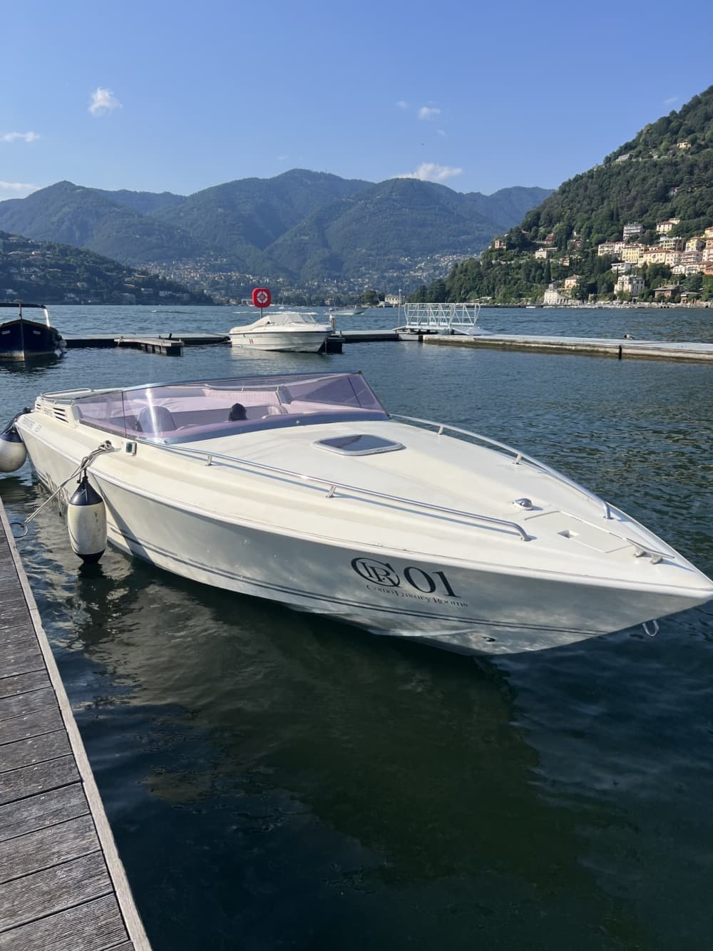 Escursione di mezza giornata alla scoperta di Como: una breve fuga in motoscafo.