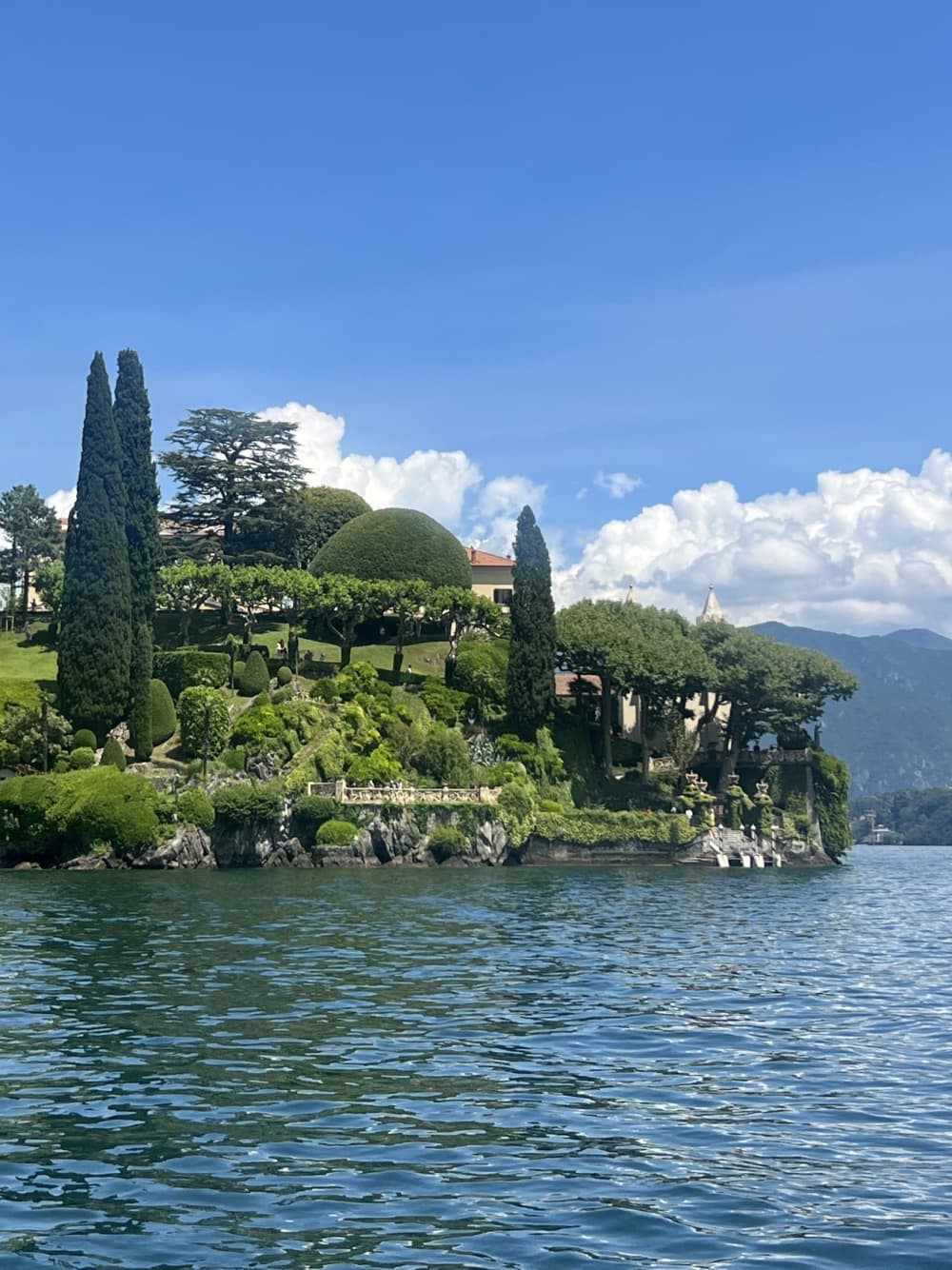 Escursione di mezza giornata alla scoperta di Como: una breve fuga in motoscafo.