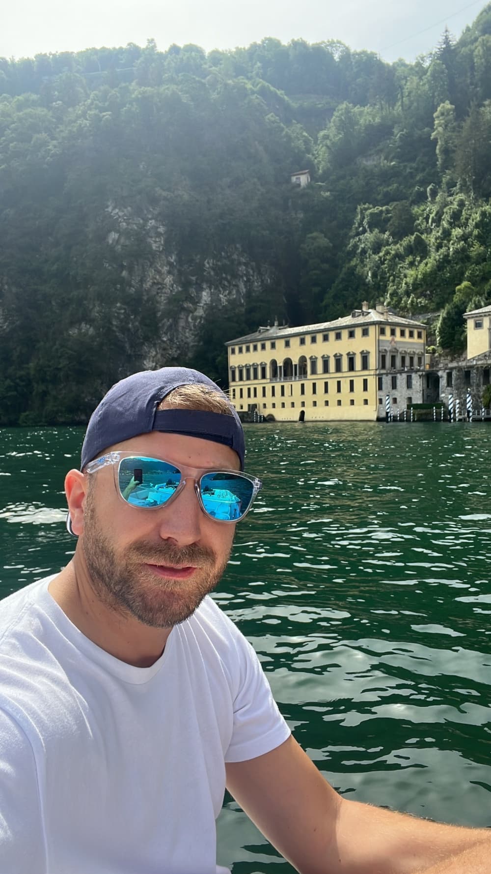 Escursione di mezza giornata alla scoperta di Como: una breve fuga in motoscafo.