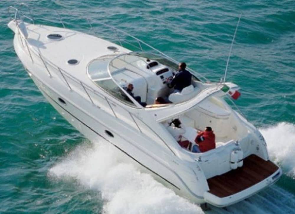 Excursion en bateau à moteur dans la grotte de Benagil
