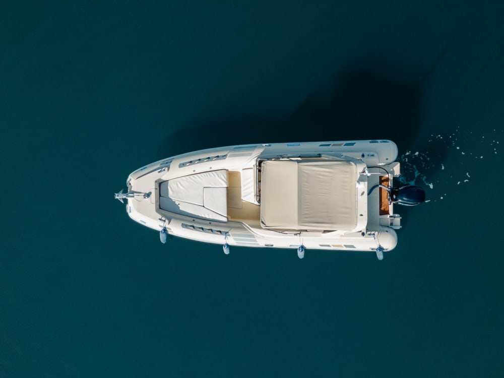 Concediti mezza giornata di relax su un motoscafo a Fossacesia.