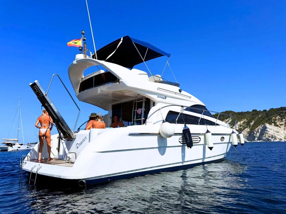 Luxe jachtervaring met de Astondoa 39 in Denia