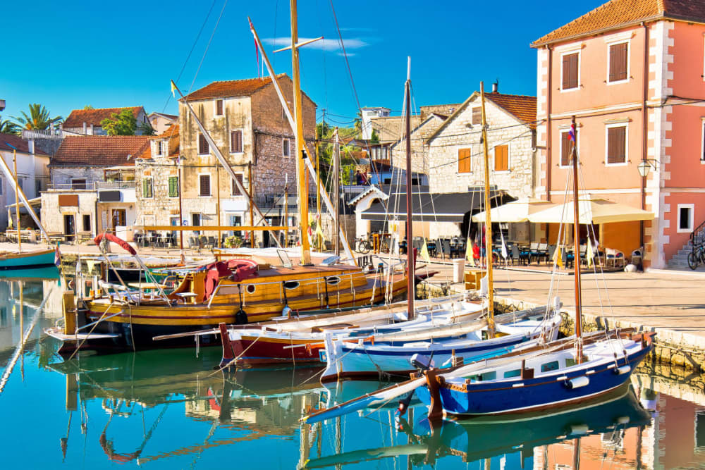 All inclusive Colnago 35 Tours: Bay by Bay , Heritage Hvar, Wine&Olive Hvar&Brac Island Tasting ή «Κάνε το δικό σου δρομολόγιο»