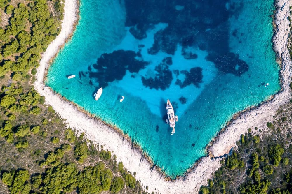 All inclusive Colnago 35 Tours: Bay by Bay , Heritage Hvar, Wine&Olive Hvar&Brac Island Tasting ή «Κάνε το δικό σου δρομολόγιο»