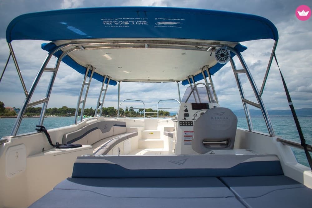 Trogir et aventure sur un naufrage – Excursion en bateau de 5 heures