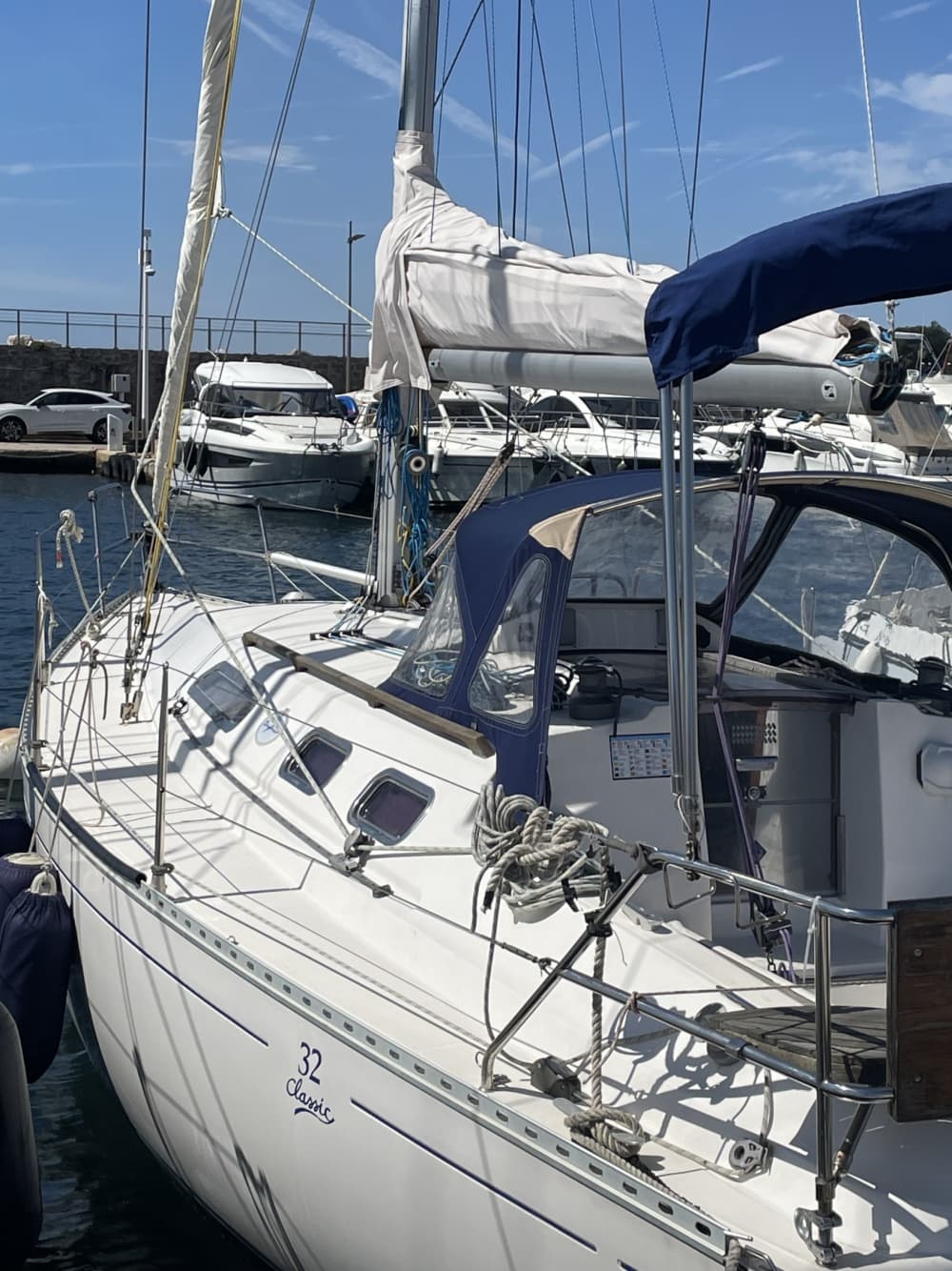 Explora Hyères i gaudeix d'un dia complet de navegació en veler