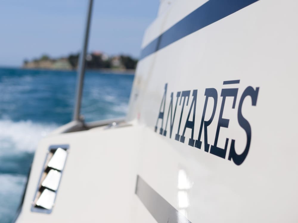 Scoprite l'arcipelago di Zara con un tour privato di Antares.