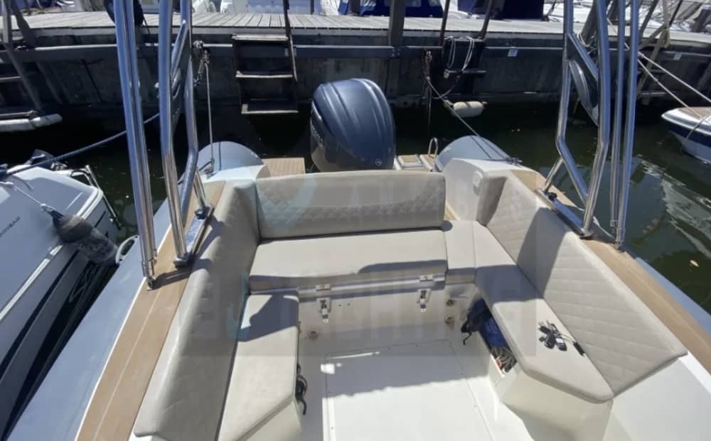 Disfruta de 8 horas en lancha motora para explorar Algajola.