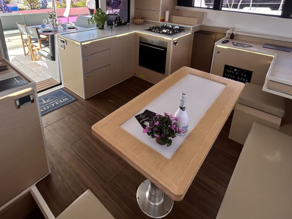 7-hour Luxury Break: Discover Benagil and the East Coast