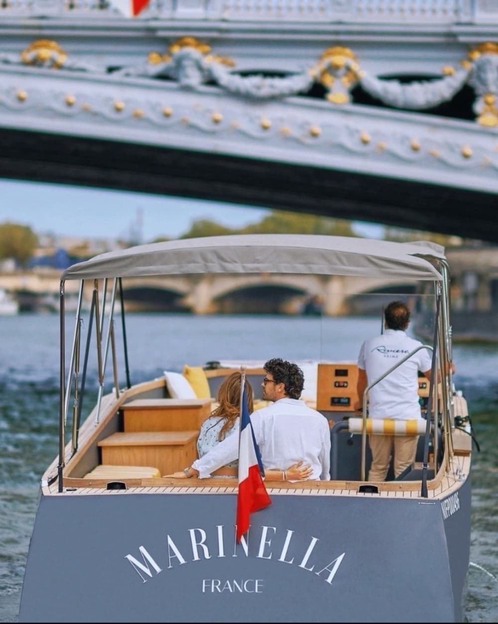 Discovery: 1-hour 100% Electric Private Cruise on the Seine