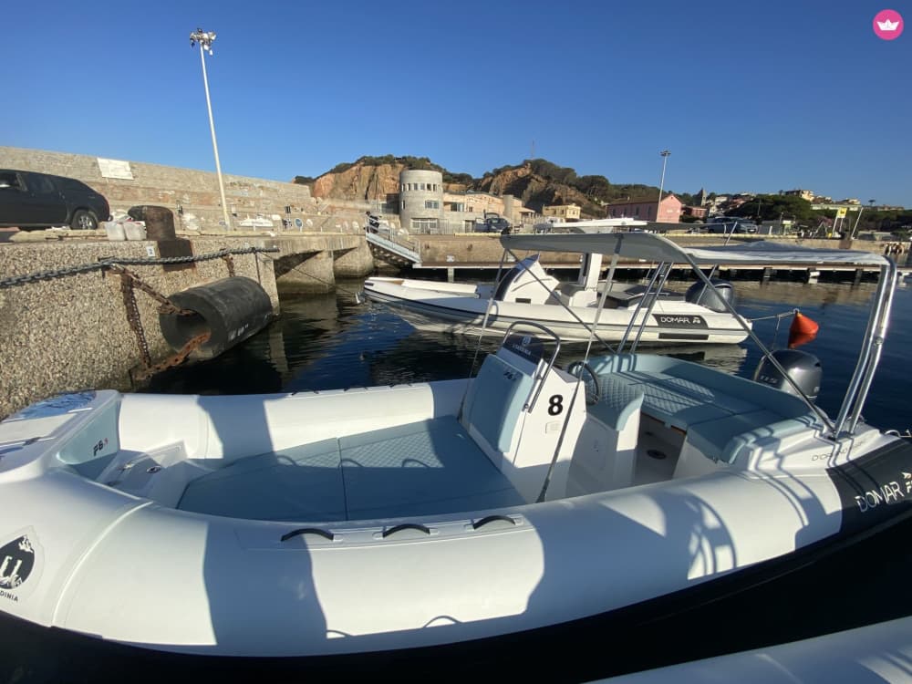 Een dag op een boot tussen Cala Mariolu, Biriala en Cala Luna.