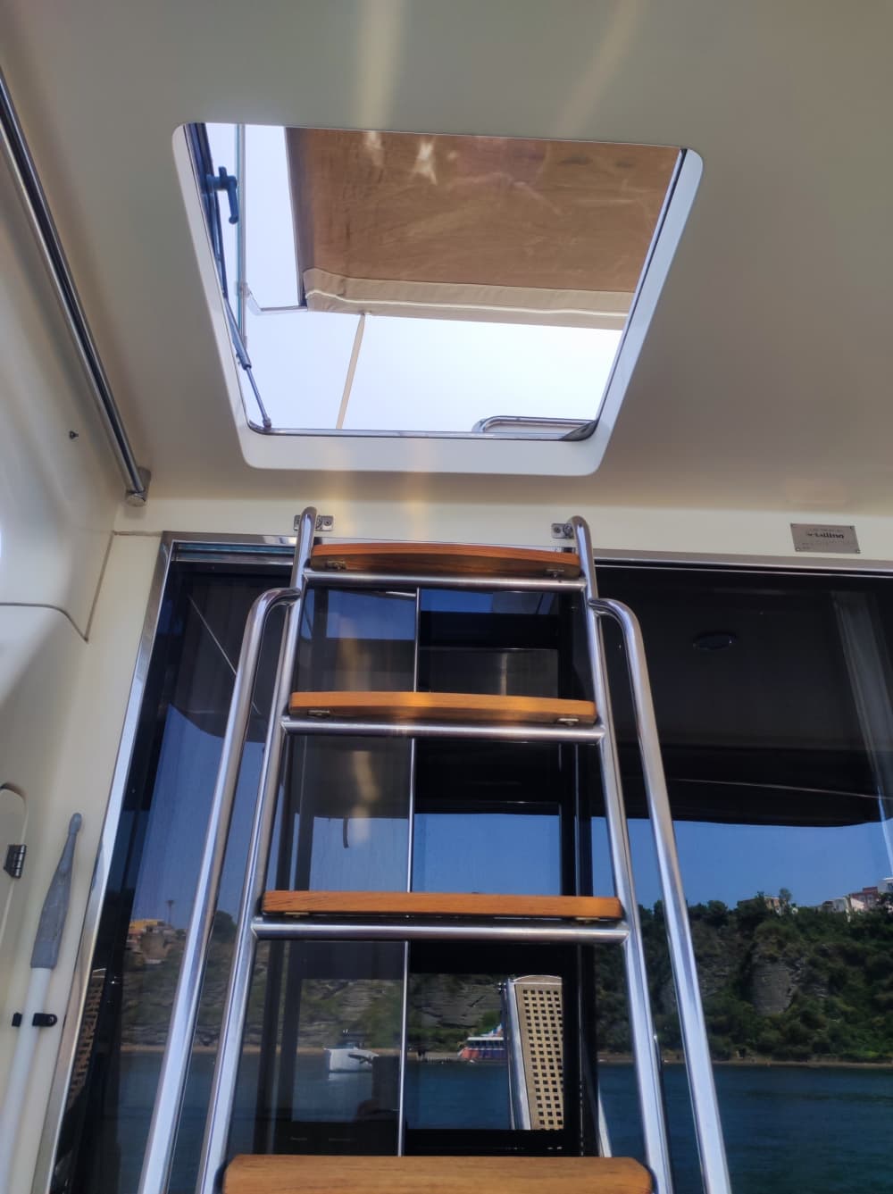 Private Bootstour rund um Neapel mit einem Motorboot