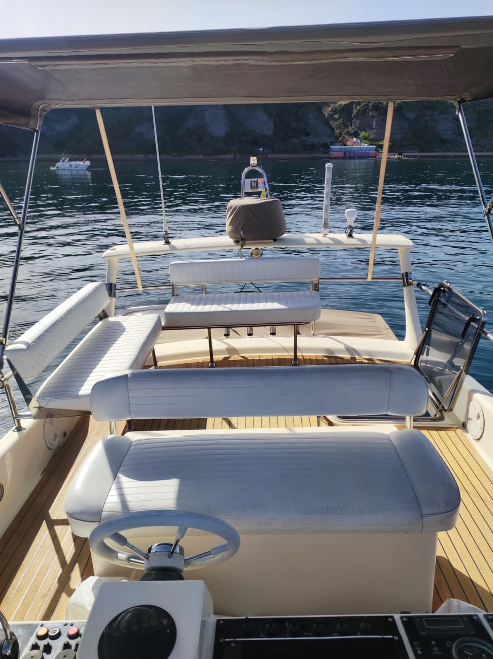 Private Bootstour rund um Neapel mit einem Motorboot