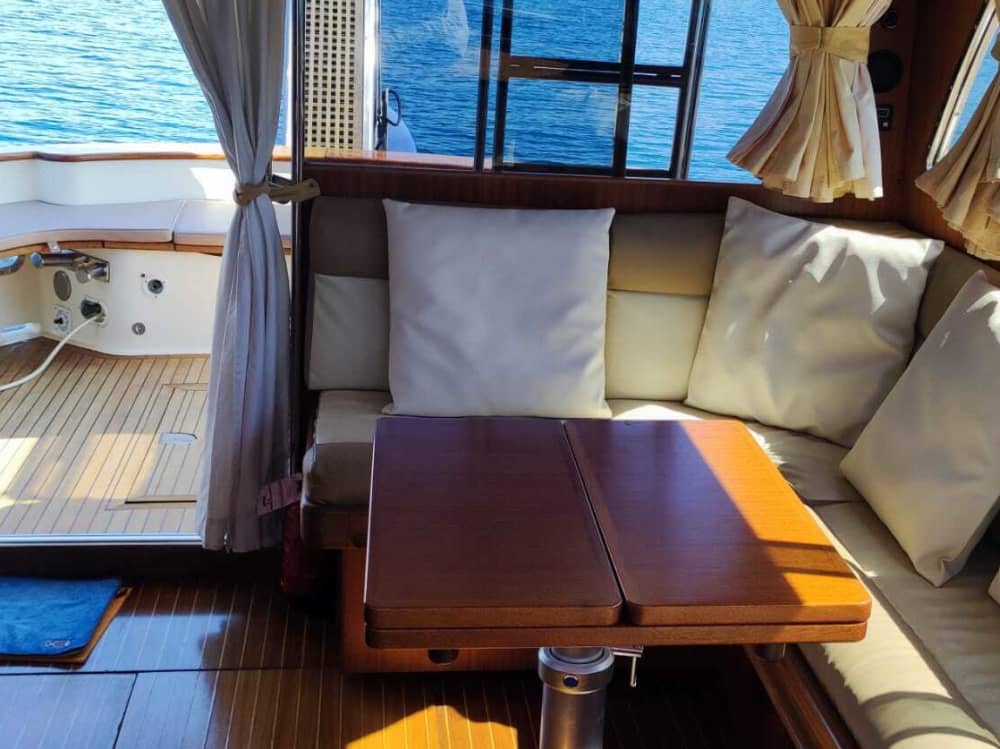 Private Bootstour rund um Neapel mit einem Motorboot