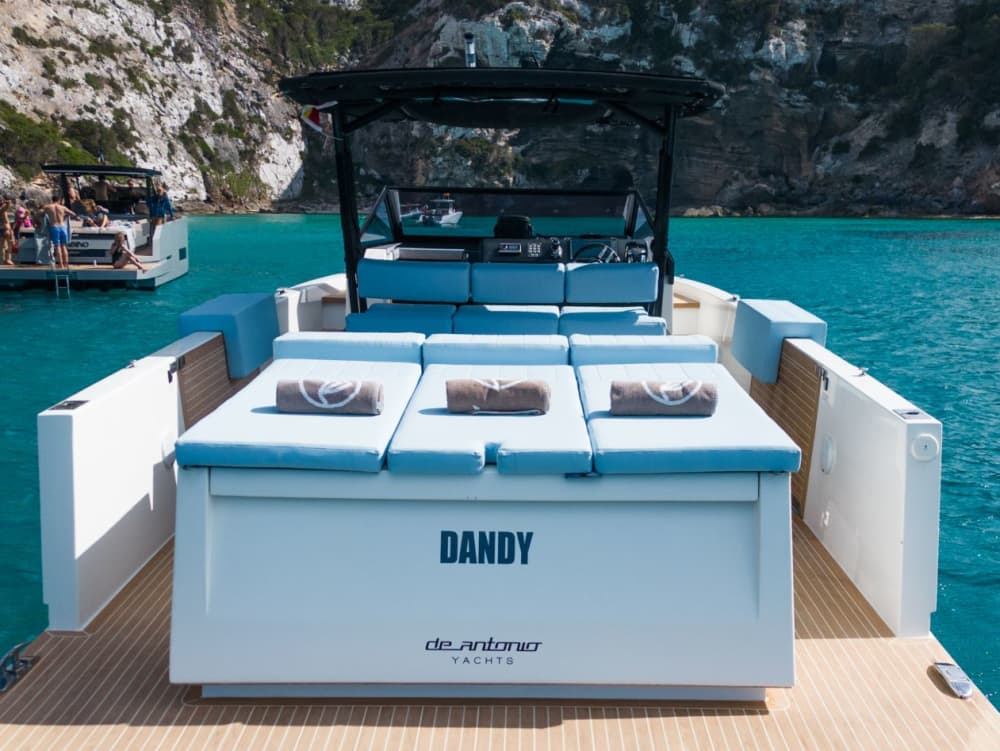 ¡Descubre Illetas en barco privado! ¡Una experiencia inolvidable de día completo!