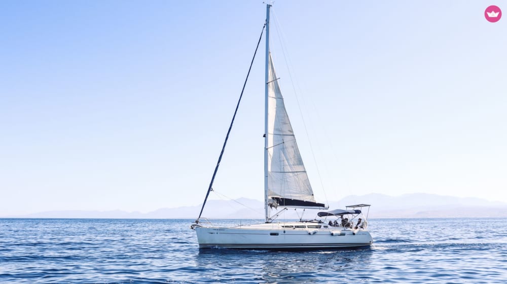 CROCIERA IN VELA ALL'ISOLA DI AGIOI THEODOROI