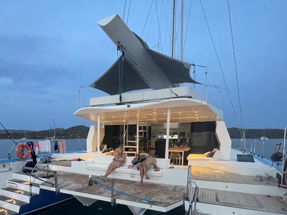 JACHT LUKSUSOWY CAT 20 metrów