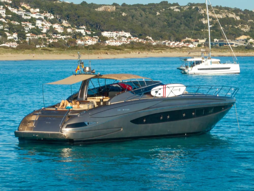 Heldagslyxkryssning på Menorca med simning och avkoppling