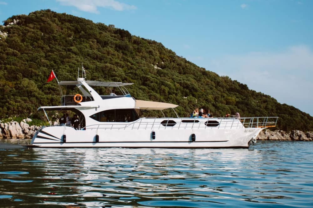 26-persoons privéboottocht langs de baaien van de Middellandse Zee vanuit Antalya