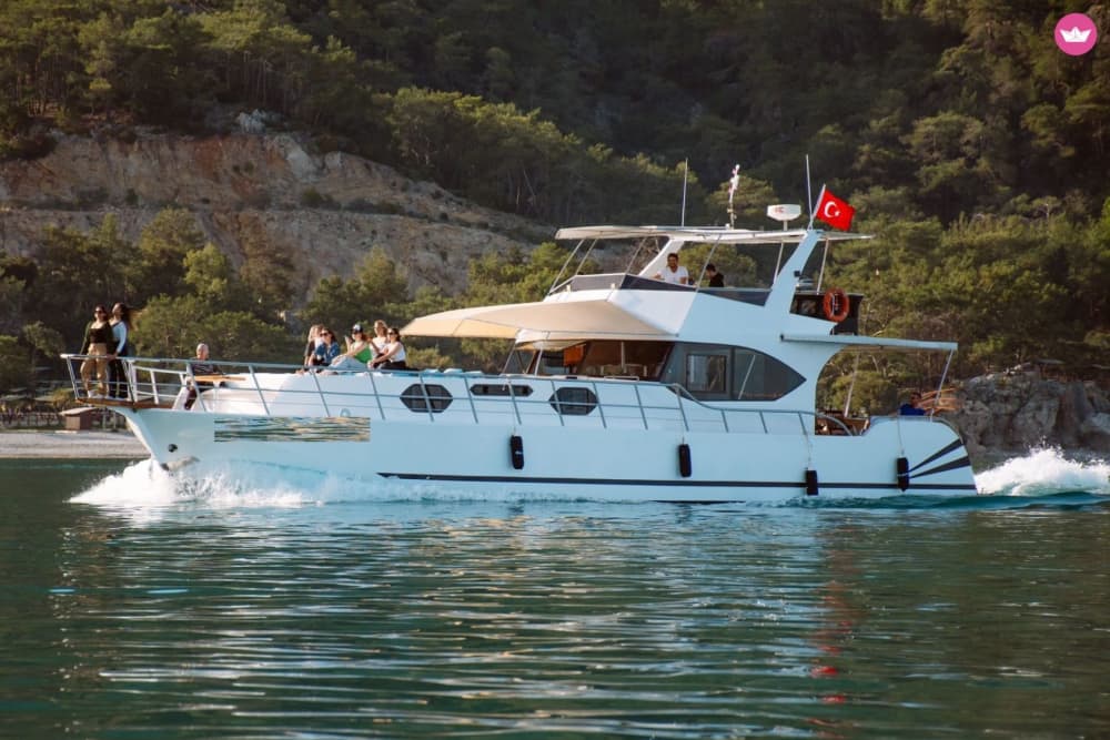 26-persoons privéboottocht langs de baaien van de Middellandse Zee vanuit Antalya