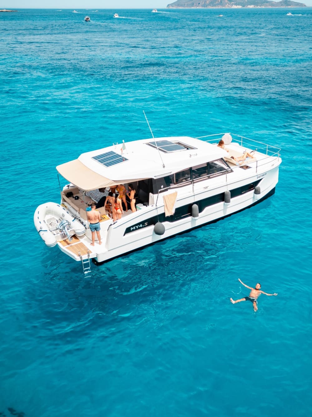 Explorez Trapani en bateau : une journée complète sur l'eau à bord d'un bateau à moteur