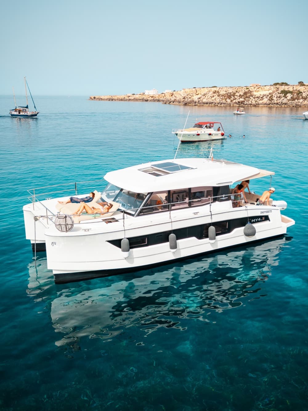 Explorez Trapani en bateau : une journée complète sur l'eau à bord d'un bateau à moteur
