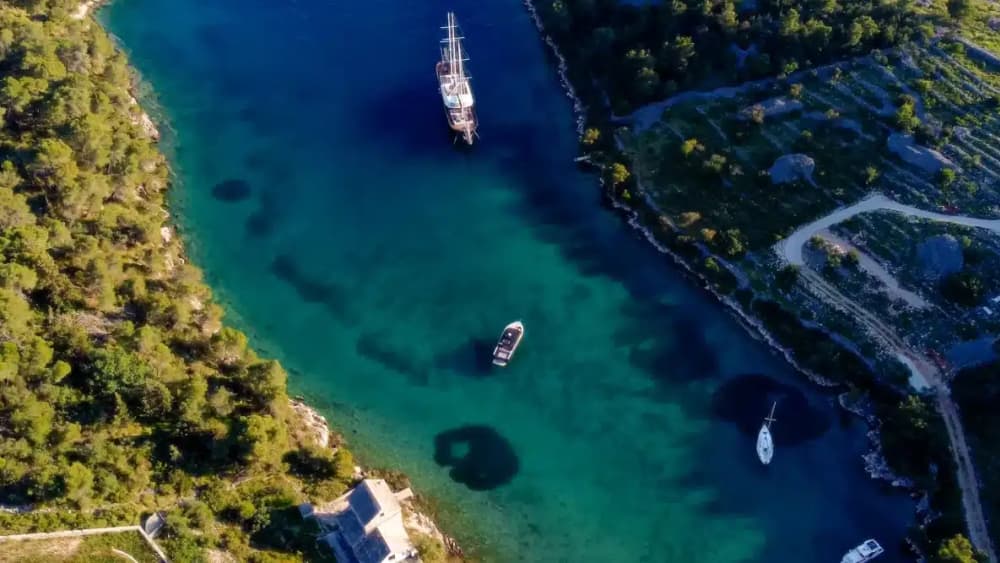 Hvar & Pakleni Escape – 9-Hour Island Adventure