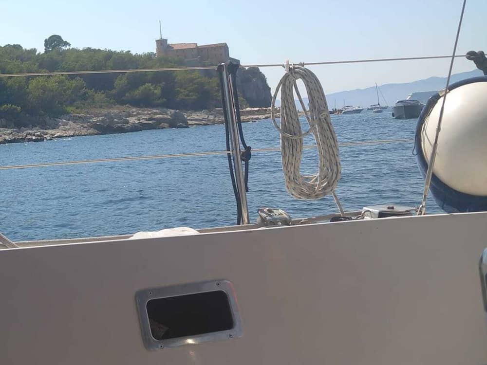 Cap sur le plaisir : une journée complète de navigation authentique à Cannes en voilier