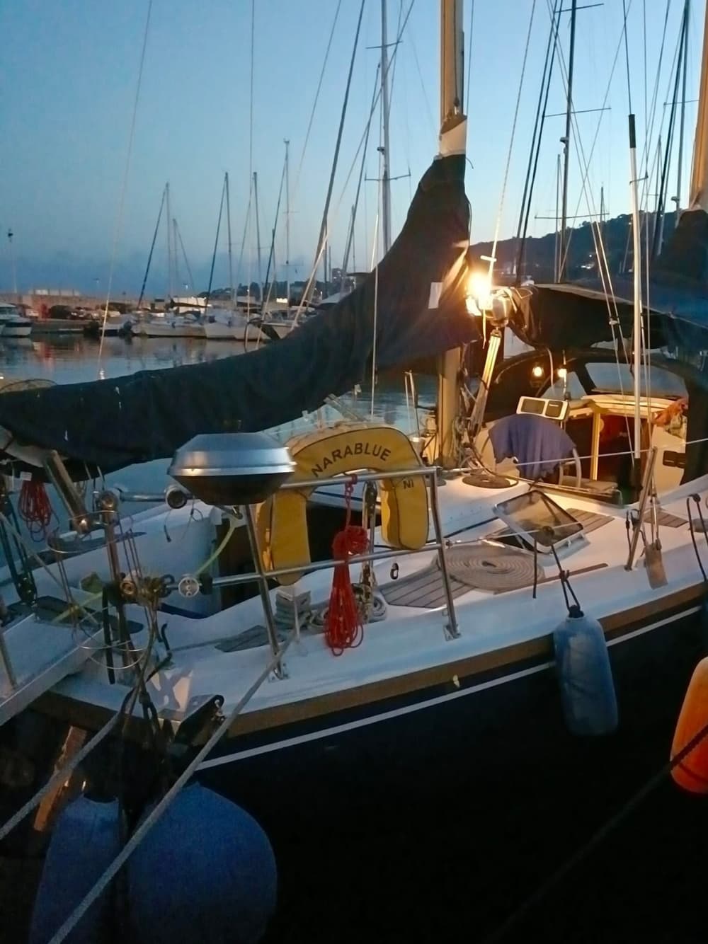 Cap sur le plaisir : une journée complète de navigation authentique à Cannes en voilier