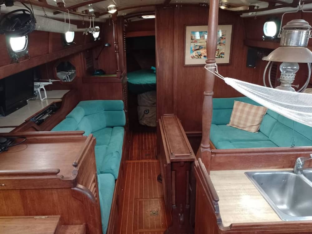 Scopri Santa Marta a bordo di una barca a vela per un'intera giornata.