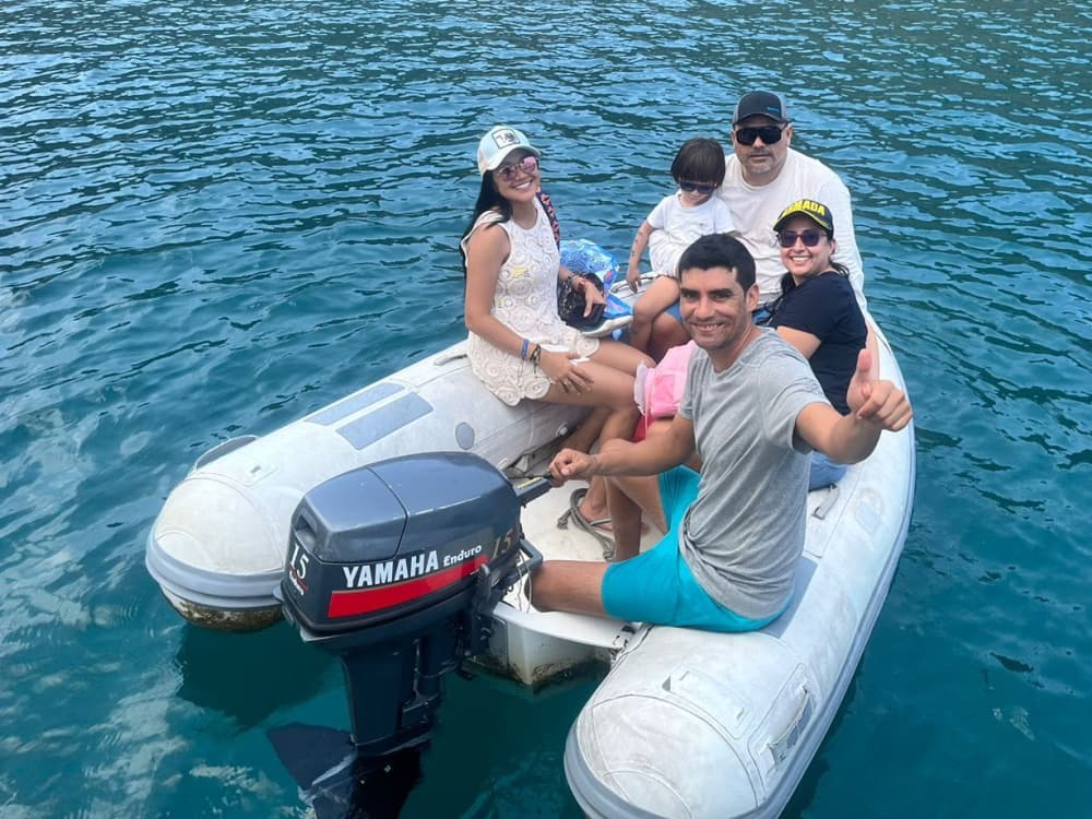 Scopri Santa Marta a bordo di una barca a vela per un'intera giornata.