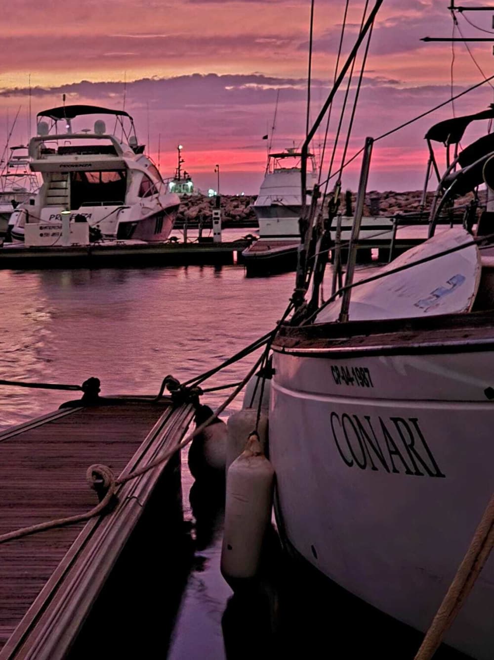 Scopri Santa Marta a bordo di una barca a vela per un'intera giornata.