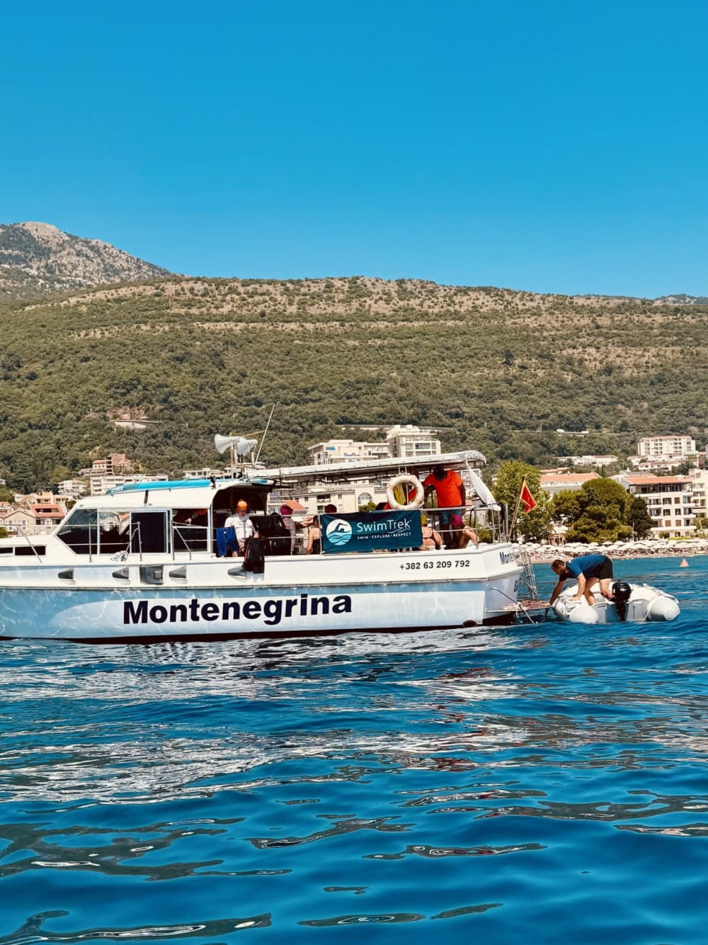 En dag i Bar på en motorbåt