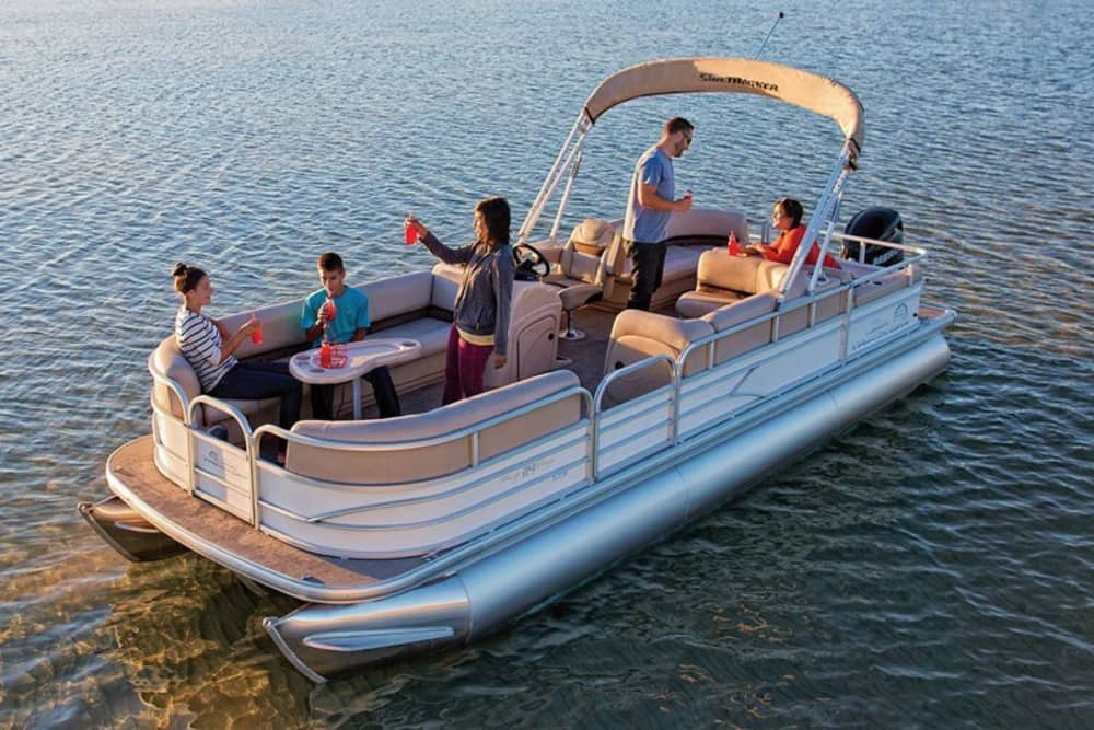 Enjoy a full day on a motorboat in Porto