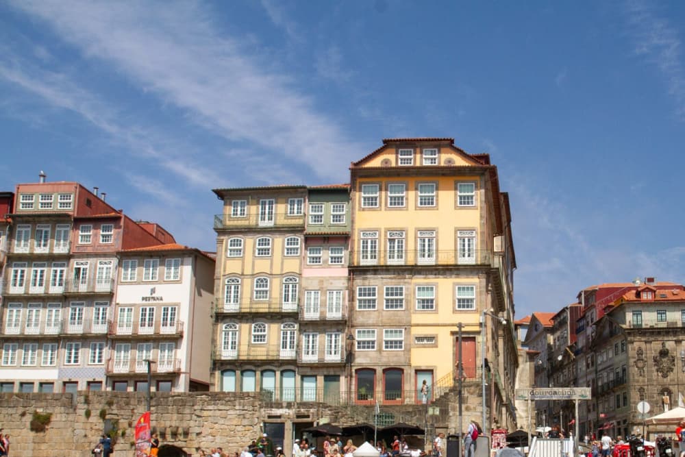 Enjoy a full day on a motorboat in Porto
