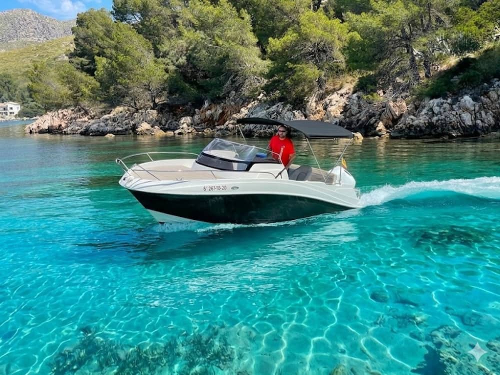 Entdecken Sie Port de Pollença auf einem Ganztagesausflug mit dem Motorboot