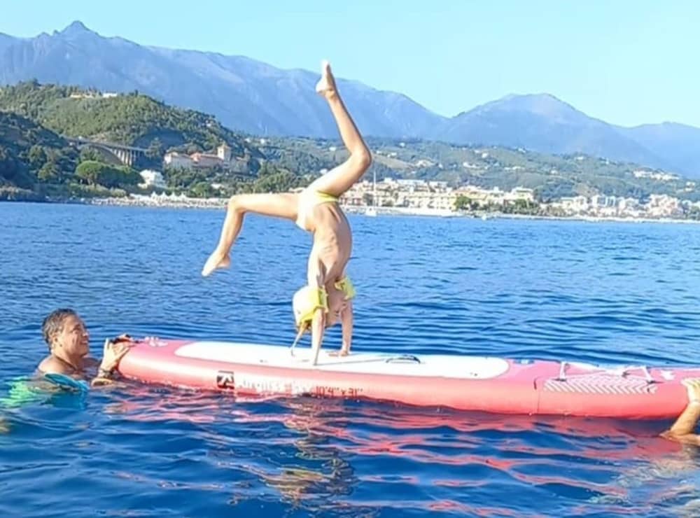 Disfruta del sol en una excursión en barco de 9 horas en Arenzano.