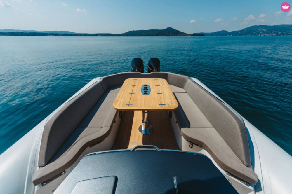 Full day - Italian Luxury and Performance at Sea