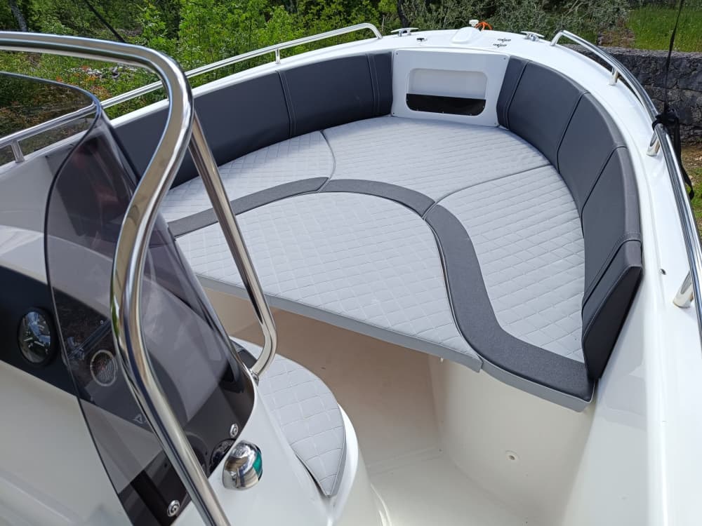 One day around Trogir: Enjoy 9h of discovery on a motorboat