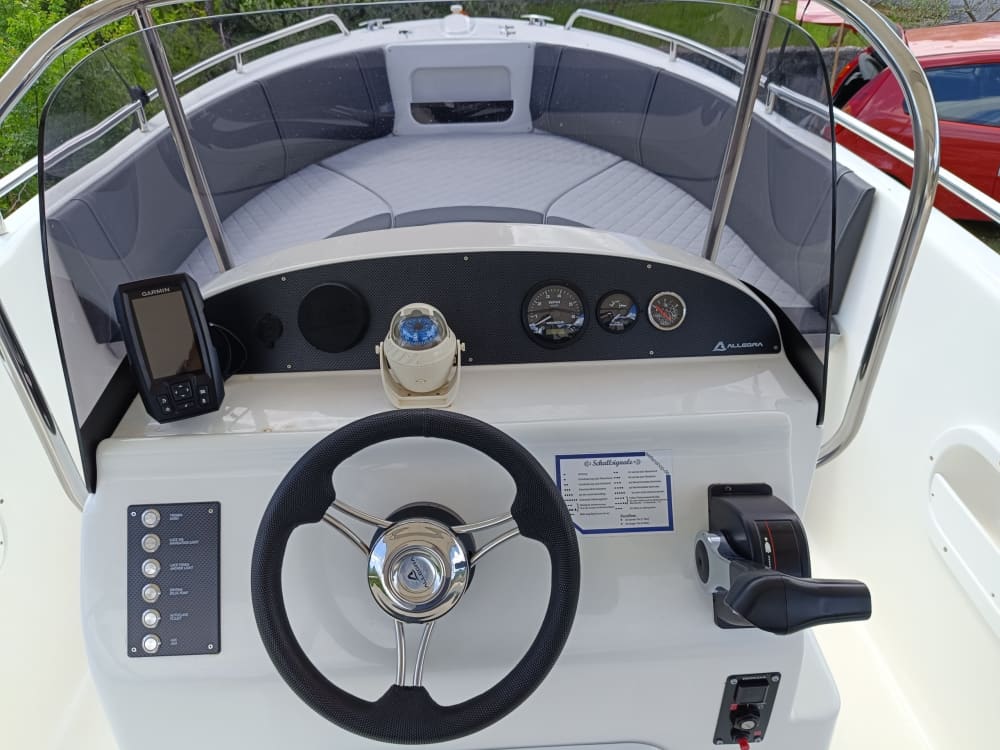 Trogir çevresinde bir gün: Motorlu tekneyle 9 saatlik keşif yolculuğunun tadını çıkarın.