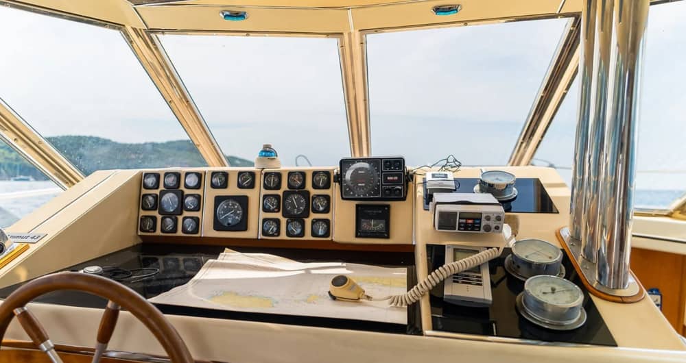 First-class Forio discovery: Enjoy a 3h experience on a motor yacht